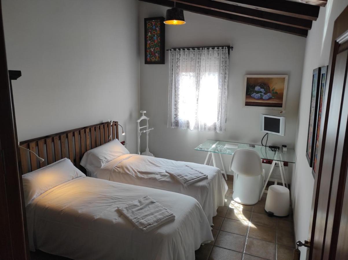 Vinarius, Posada Rural Castellanos de Villiquera エクステリア 写真