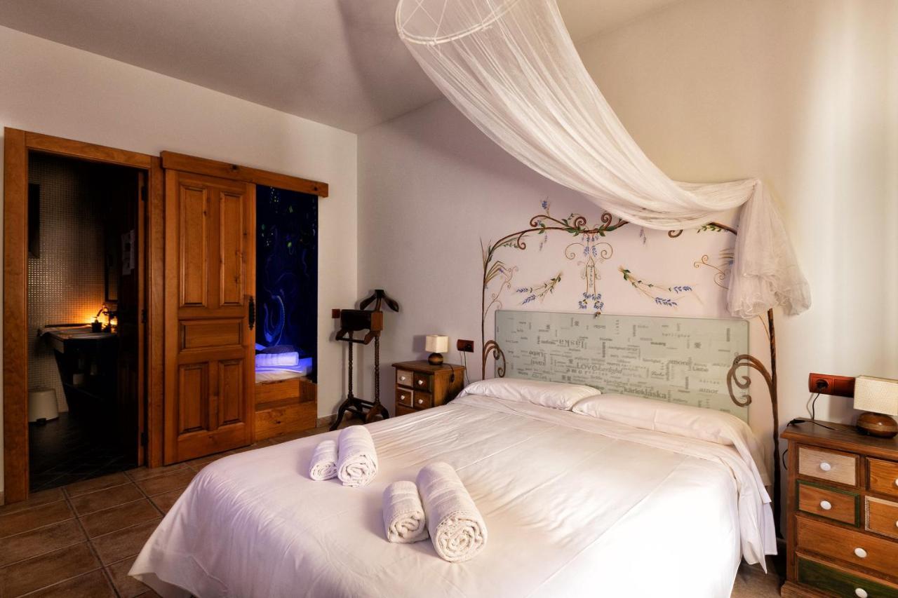 Vinarius, Posada Rural Castellanos de Villiquera エクステリア 写真