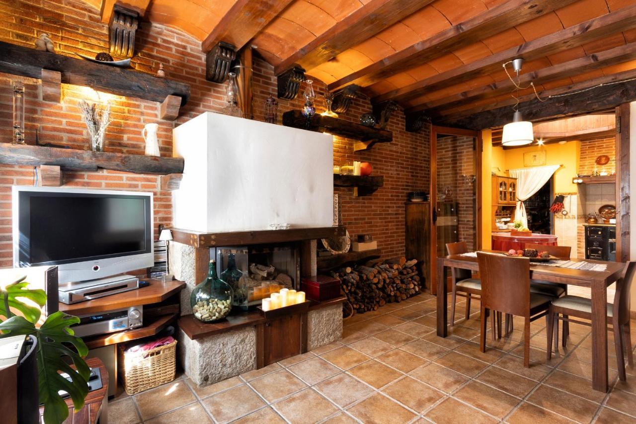 Vinarius, Posada Rural Castellanos de Villiquera エクステリア 写真