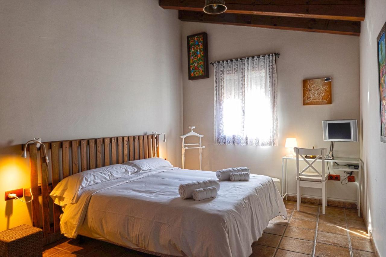 Vinarius, Posada Rural Castellanos de Villiquera エクステリア 写真