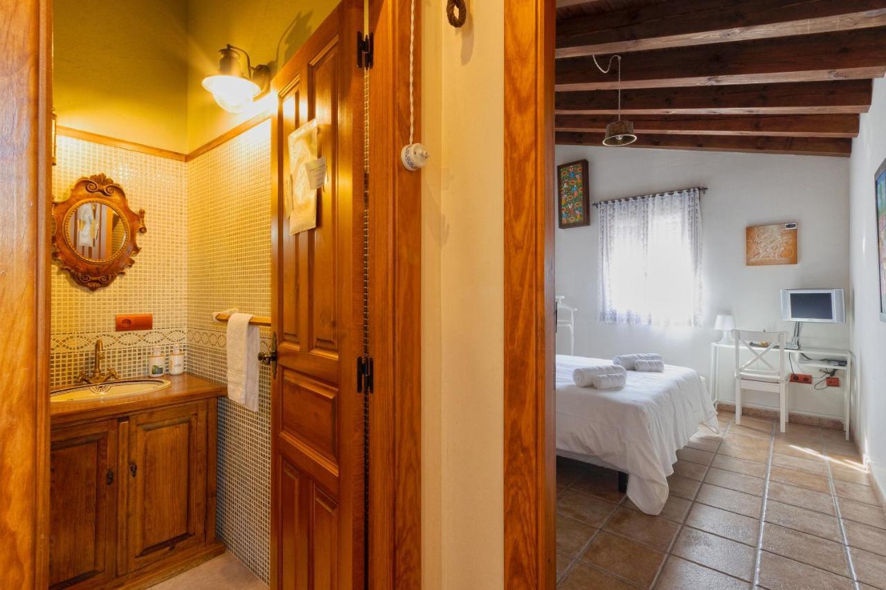 Vinarius, Posada Rural Castellanos de Villiquera エクステリア 写真
